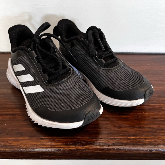 Adidas kids running shoe Size 10.5 - Picture 2 of 2